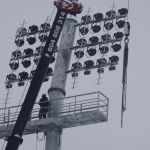 Zamontowano oświetlenie na stadionie Sokoła