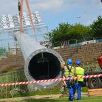 Montowanie jupiterów na stadionie Stomilu Olsztyn