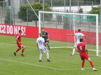 Wysoka porażka Sokoła na własnym stadionie