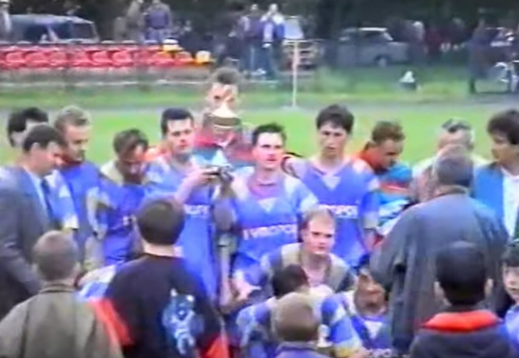 Orlęta Reszel w 1995 roku zdobyły Wojewódzki Puchar Polski. Fot. youtube.com
