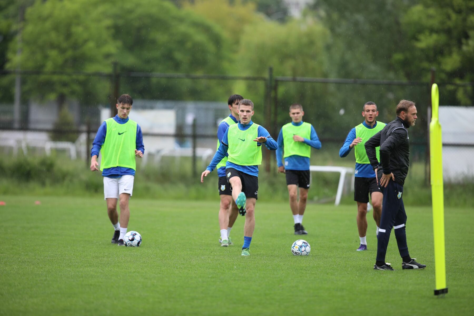 Z zespołem trenuje napastnik Jakub Brdak. Fot. Łukasz Kozłowski