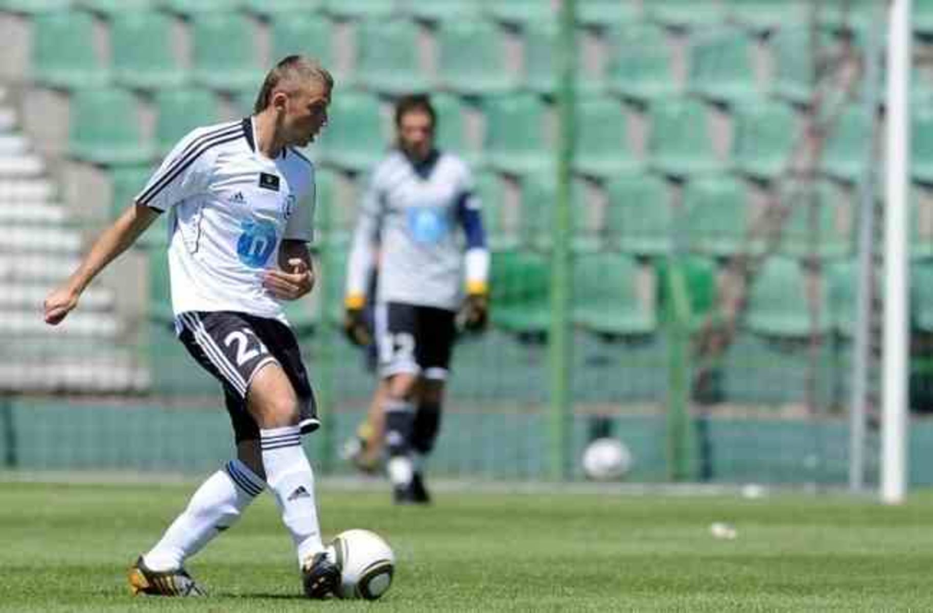 Adam Banasiak powinien wzmocnić środek pola Olimpii. Fot. legia.com