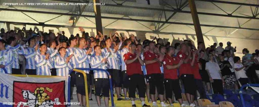 Prezentacje drużyny na stadionie, to jest to, co kibice i piłkarze lubią najbardziej! Fot. Emil Marecki