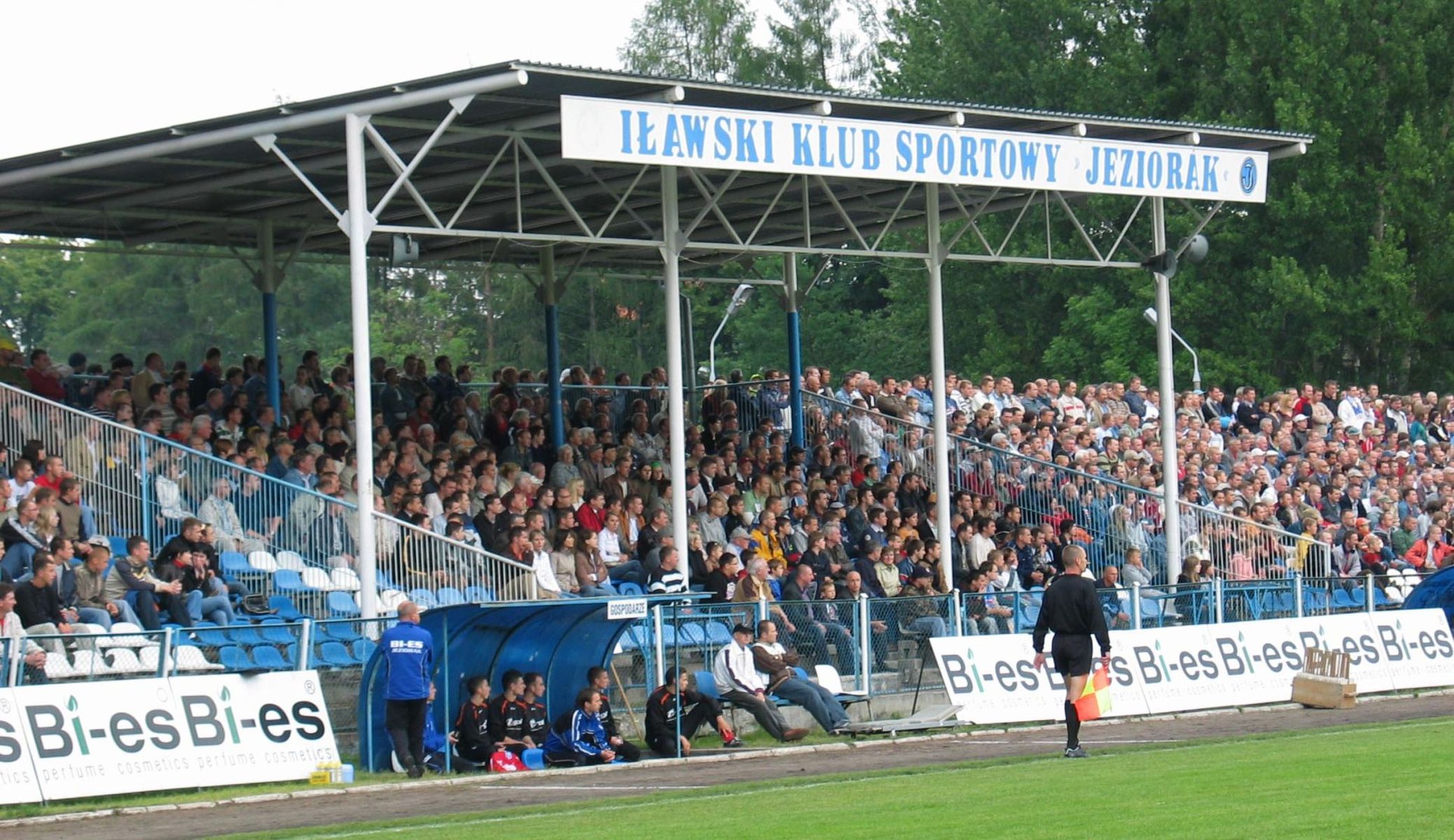 Kibice Jezioraka zamiast meczu ligowego będą mogli obejrzeć sparing. Fot. Emil Marecki