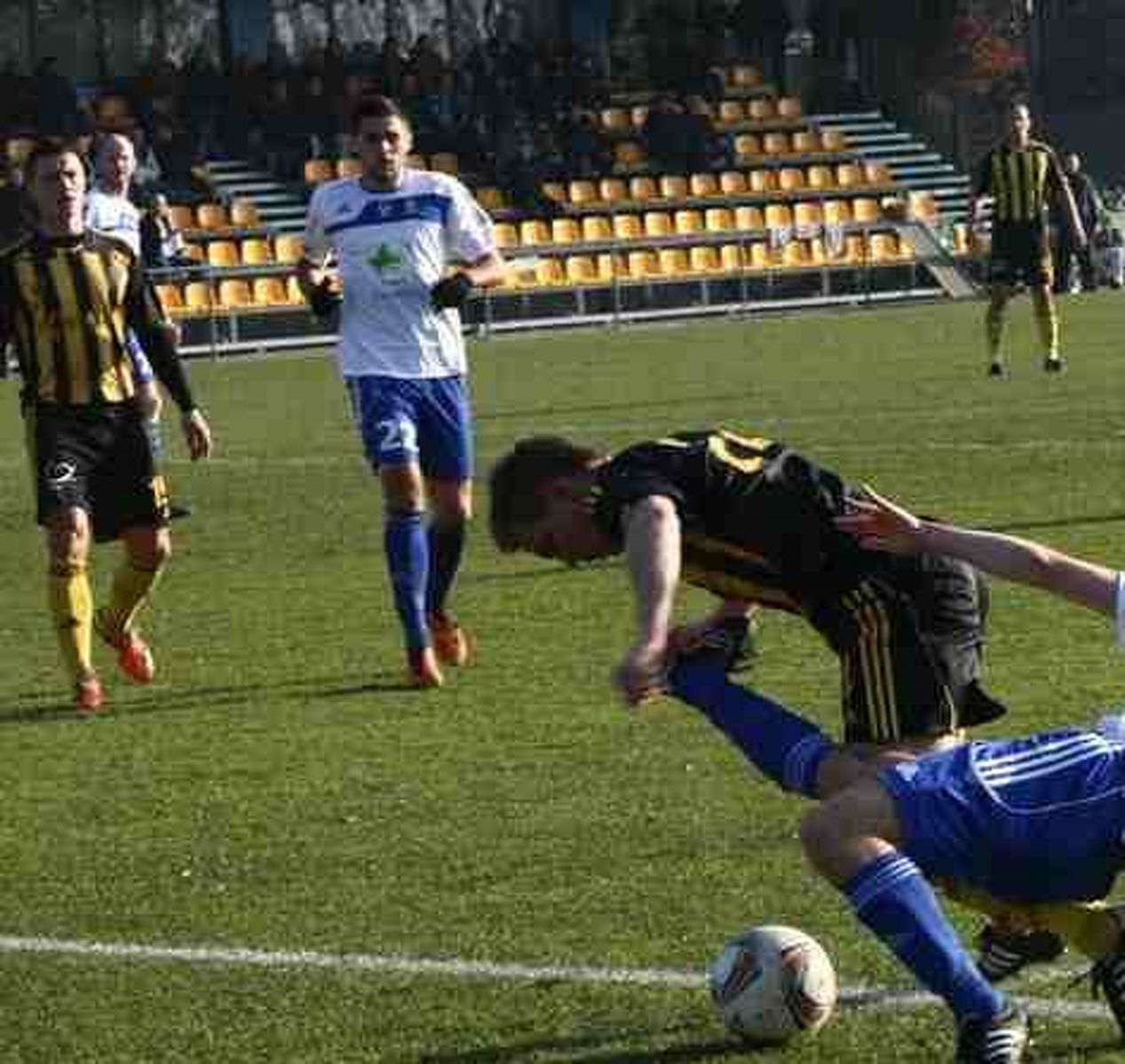 Łukasz Zaniewski ma za sobą niezłą jesień. Piłkarzom GKS Katowice zaaplikował w tym sezonie dwie bramki. Fot. elblagsportowy.pl / Krzysztof Bachewicz