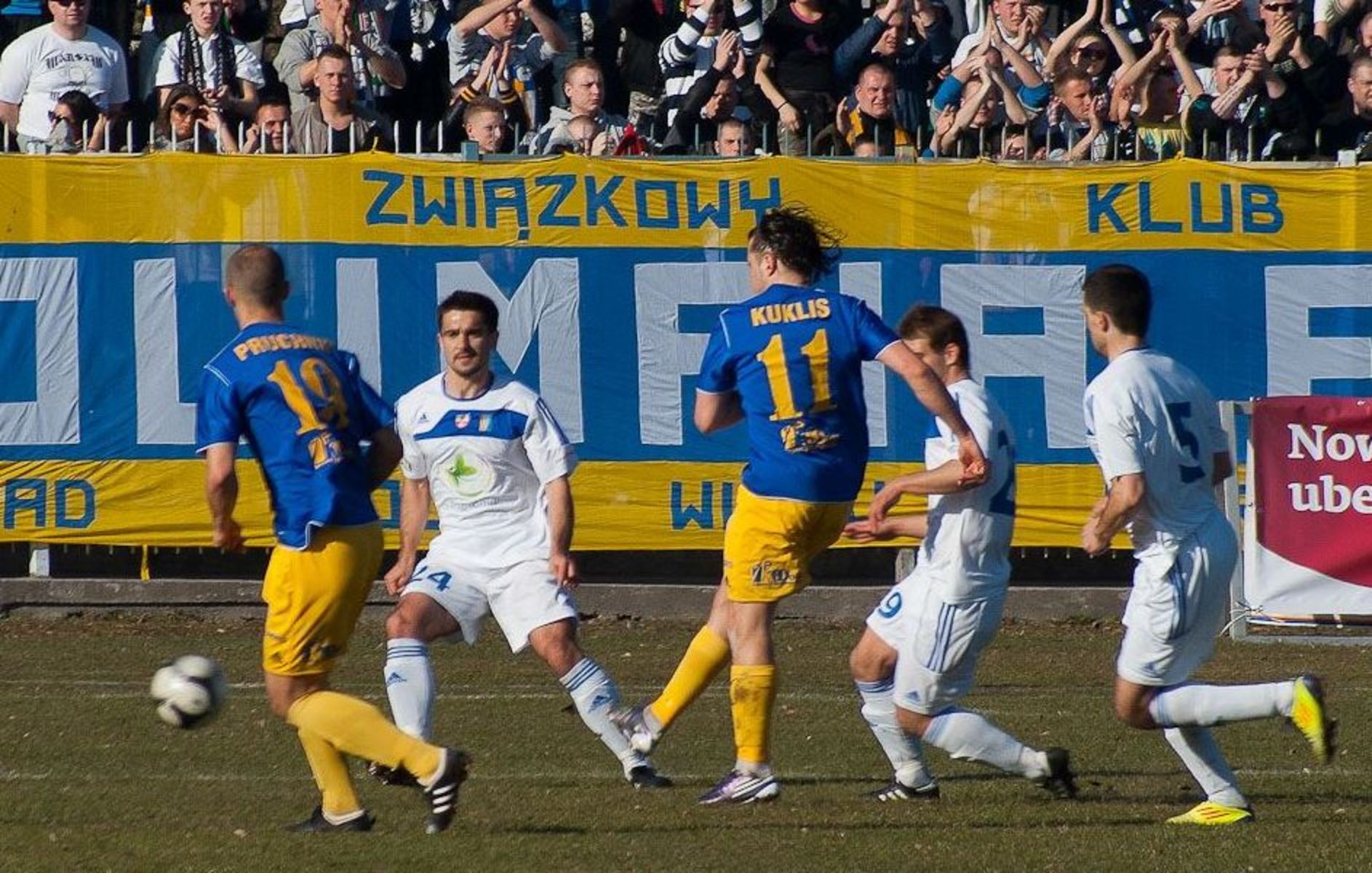 Olimpia Elbląg otrzymała karę za zachowanie swoich fanów w spotkaniu z Arką Gdynia. Fot. Michał Kuna