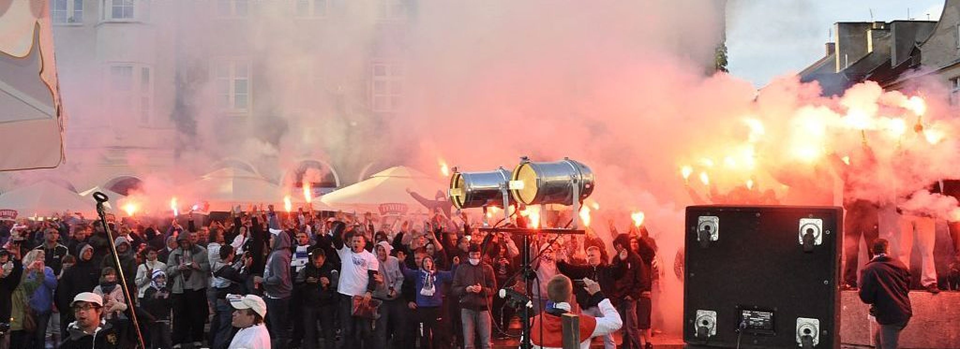 Feta z okazji awansu na Starym Mieście trwała blisko cztery godziny! Fot. Emil Marecki