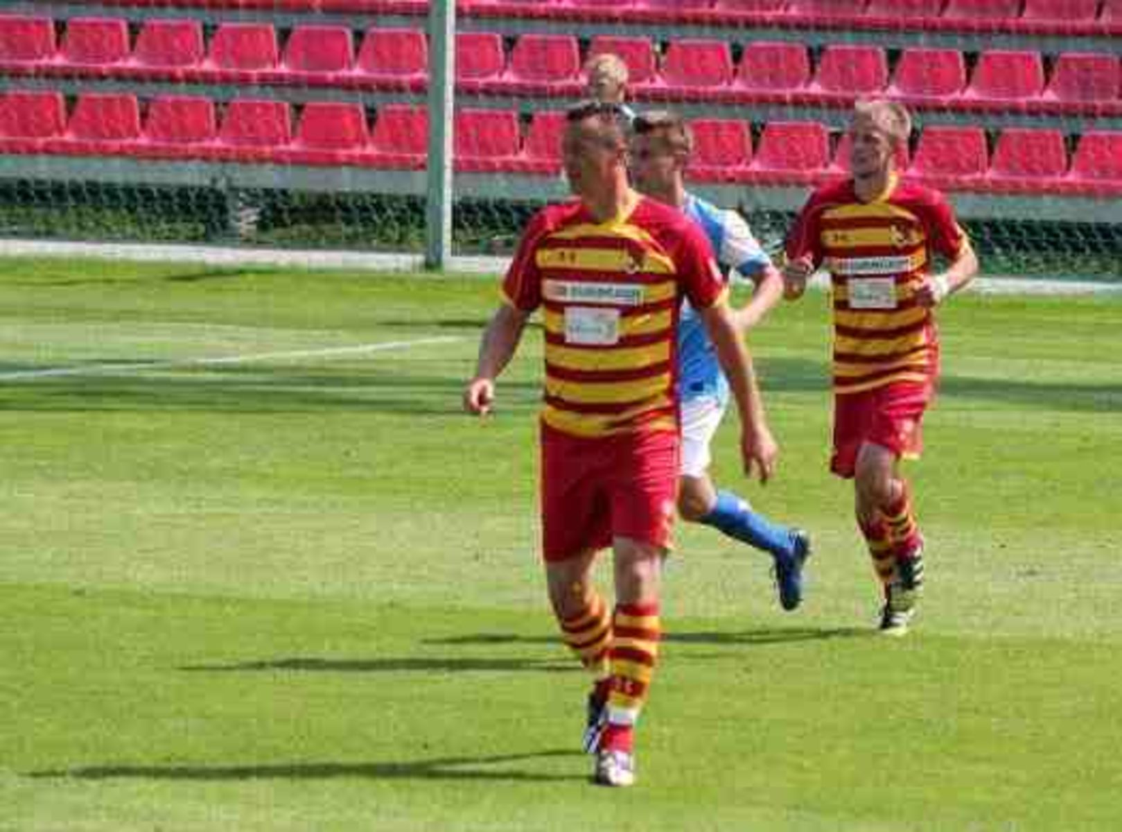 Tomasz Hajto zagrał przeciwko Stomilowi bardzo dobrą połówkę. Fot. Jagiellonia.pl