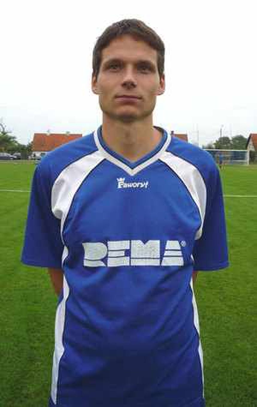 Kamil Jankiewicz zaprasza na ligę okręgową. Na zdjęciu jeszcze w barwach Orląt Reszel. 
