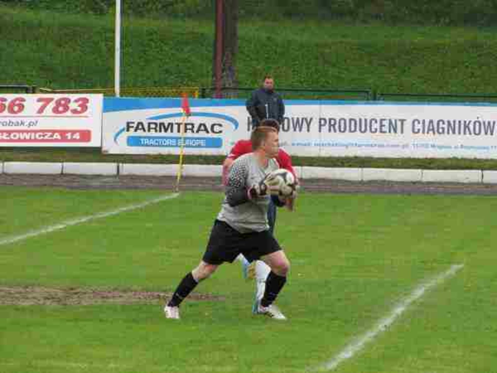 Piotr Osmański w akcji. Fot. mragowiamragowo.futbolowo.pl