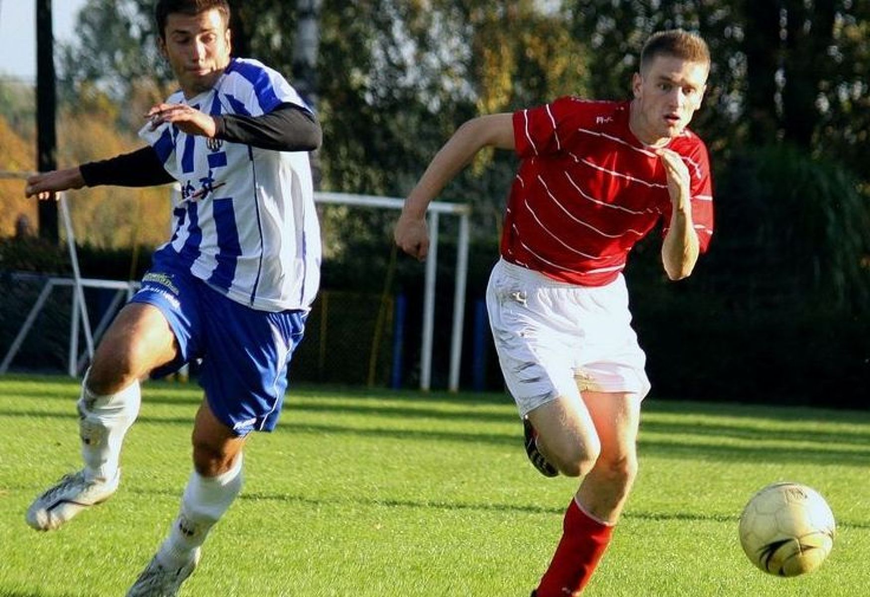 Wiele wskazuje na to, że aż czterech piłkarzy OKS II Stomilowcy Olsztyn przeniesie się zimą do Olimpii Olsztynek. Fot. Artur Szczepański