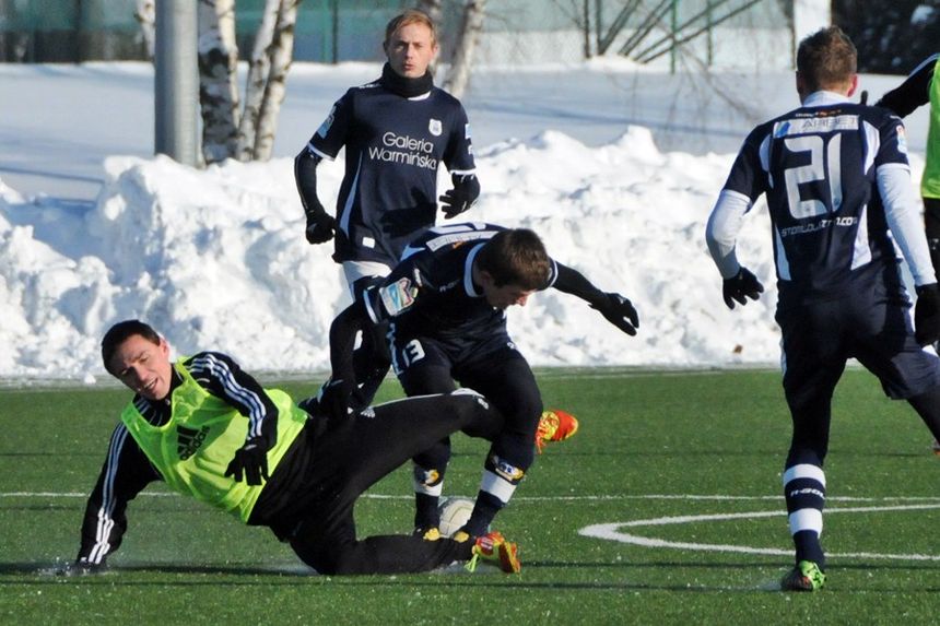 Piłkarze Stomilu ograli w Gutowie Małym ekstraklasowy GKS Bełchatów. Fot. gksbelchatow.com