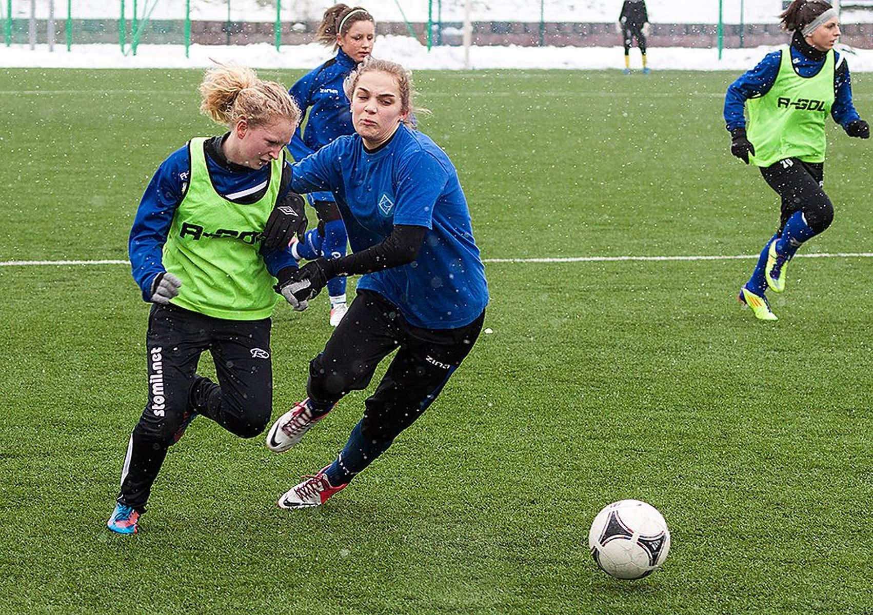 Piłkarki Dariusza Maleszewskiego zremisowało w poniedziałek na Dajtkach z I-ligowym Sztormem Gdynia 3:3. Fot. Artur Szczepański