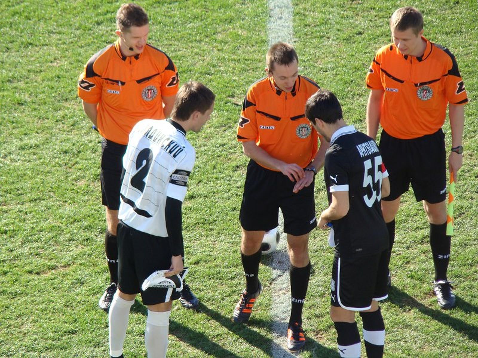 Marek Łukiewski przed meczem FC Zestafoni - Torpedo Belaz. Fot. Archiwum arbitra