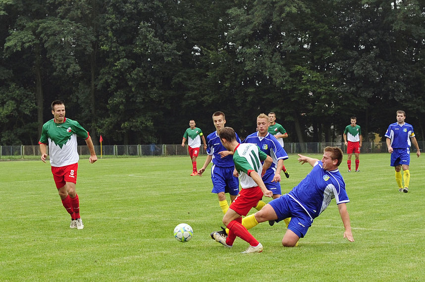 MKS Korsze zagra z Olimpią Zambrów na sztucznej murawie. Fot. Damian Lemański