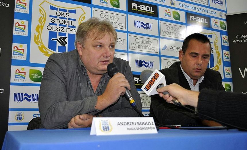 Andrzej Bogusz (z lewej) twierdzi, że prezes Stomilu Jacek Czałpiński (z prawej) ma jego pełne poparcie. Kredyt zaufania u szefa Rady Sponsorów wyczerpał już za to trener Zbigniew Kaczmarek. Fot. Emil Marecki