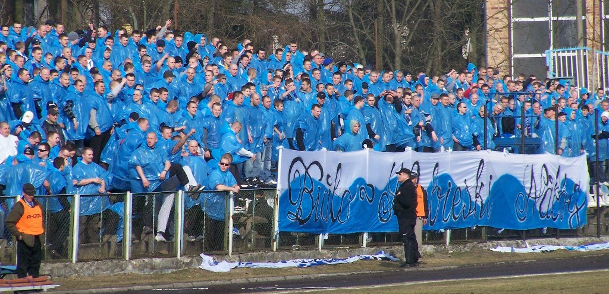 Kibice w Iławie obejrzeli aż nadto emocjonujące spotkanie. Fot. Emil Marecki