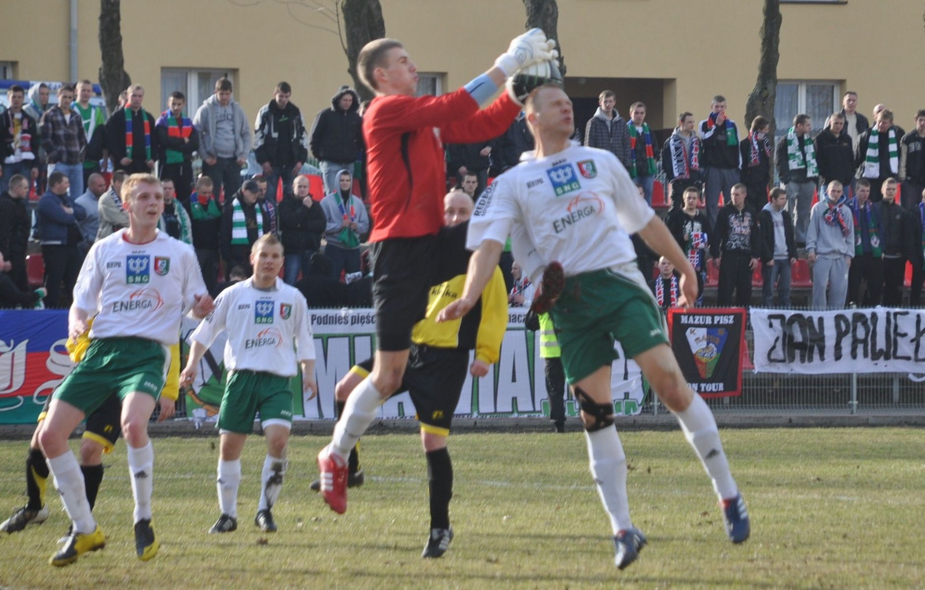 Znicz w pierwszym wiosennym meczu u siebie rozbił 5:0 piszan, w 19. kolejce do Białej Piskiej przyjeżdża GLKS Jonkowo.  Fot. Łukasz Szymański 