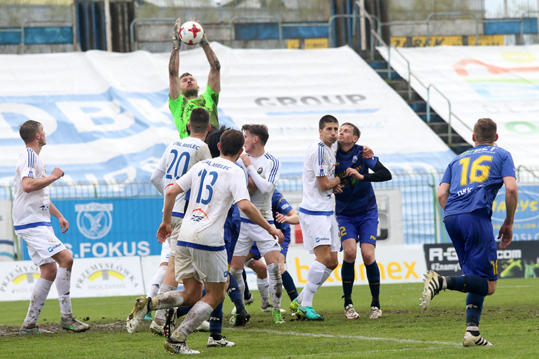 Stomil przegrał ze Stalą Mielec 0:4. Fot. Paweł Piekutowski