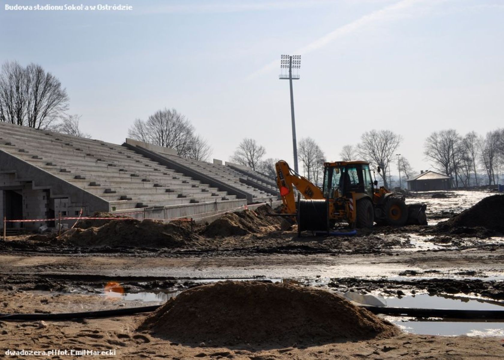 Budowany stadion w Ostródzie. Fot. Emil Marecki 